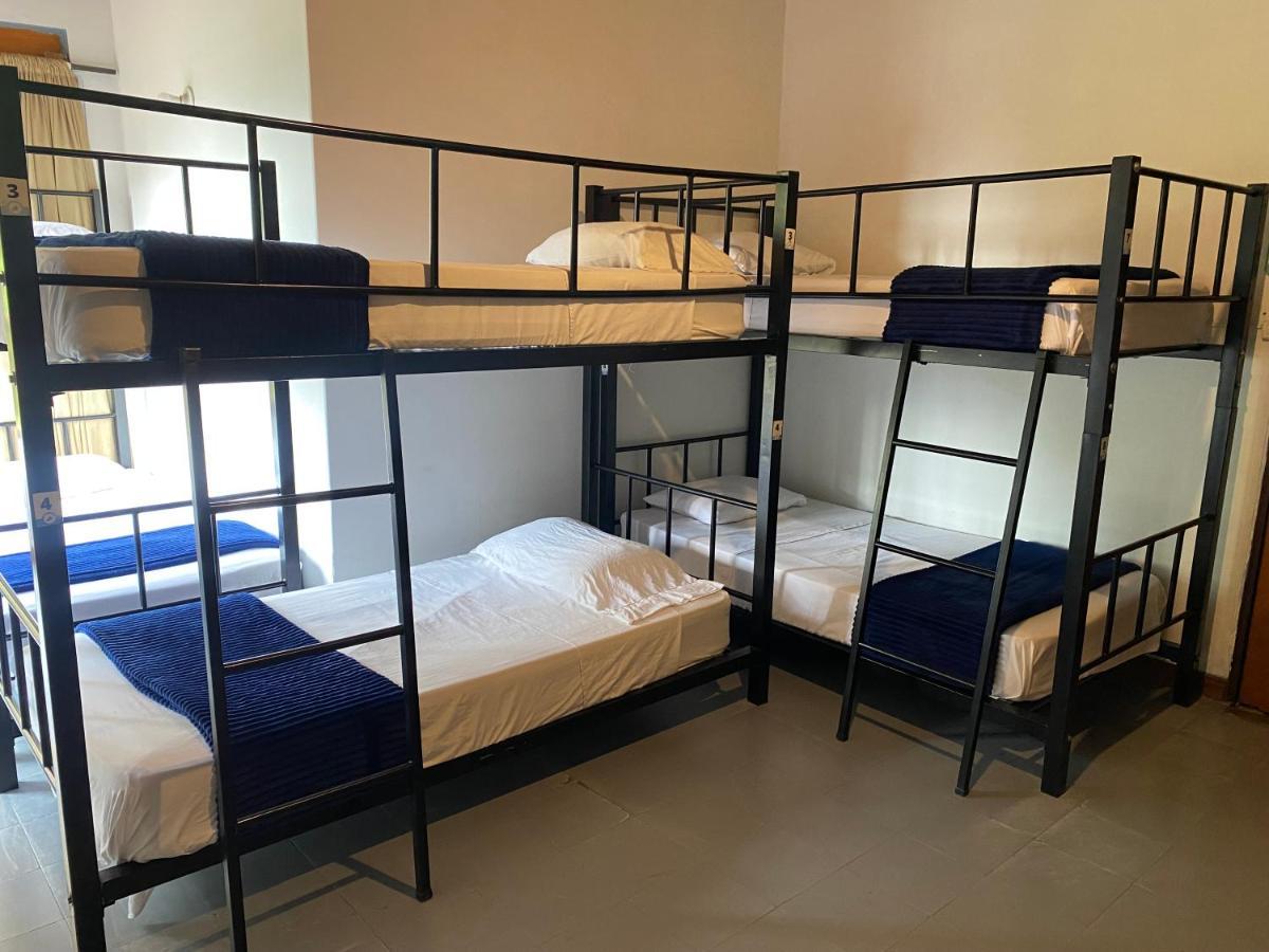 Yolo Hostel Medellín Extérieur photo