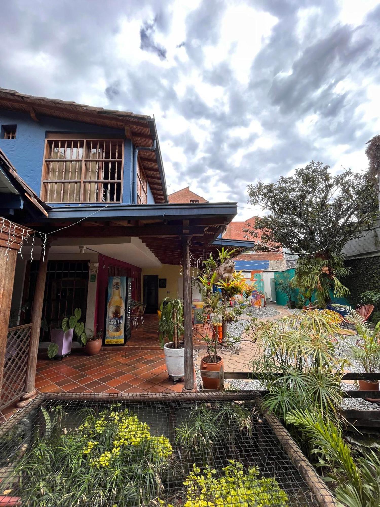 Yolo Hostel Medellín Extérieur photo