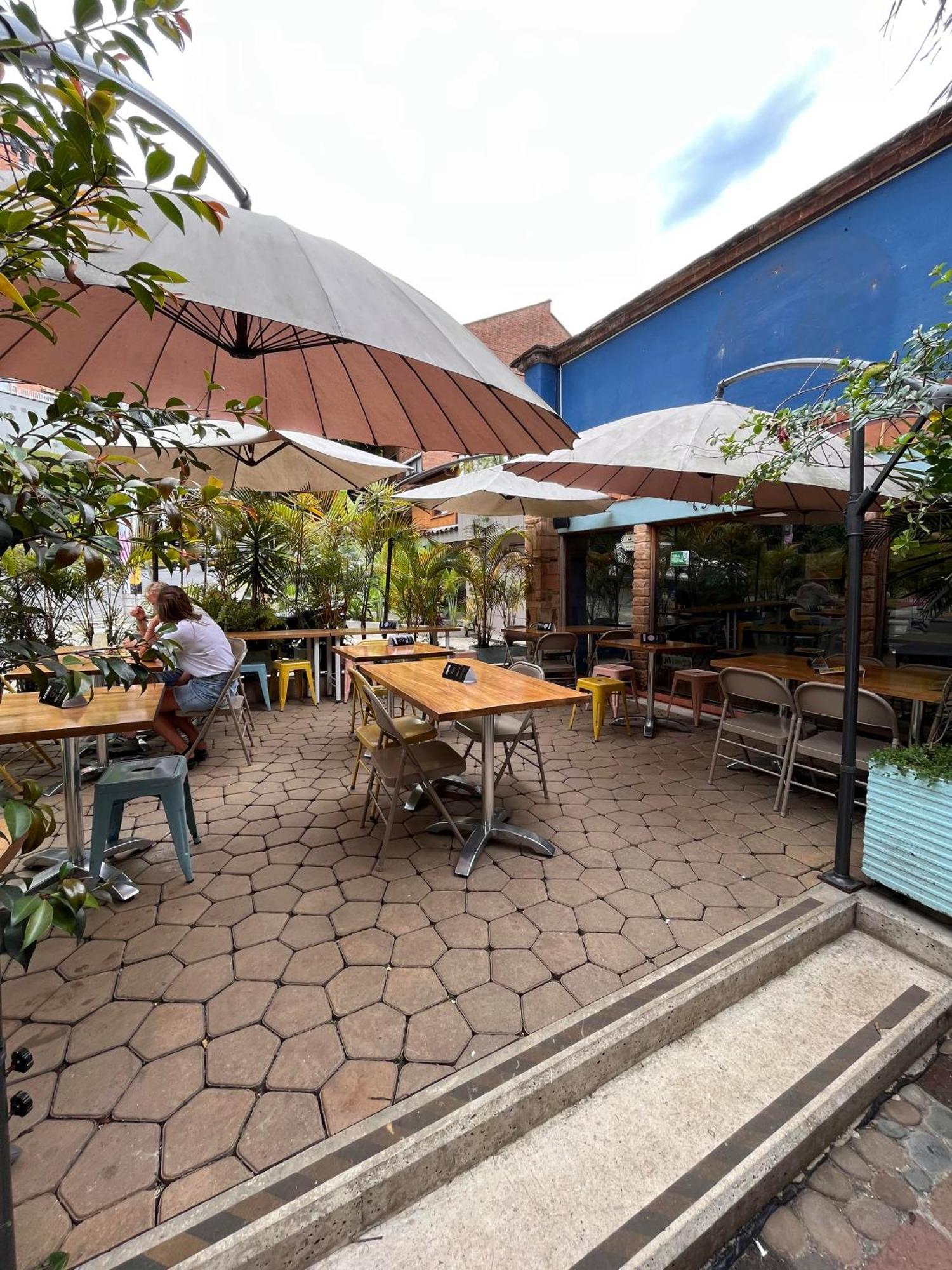 Yolo Hostel Medellín Extérieur photo