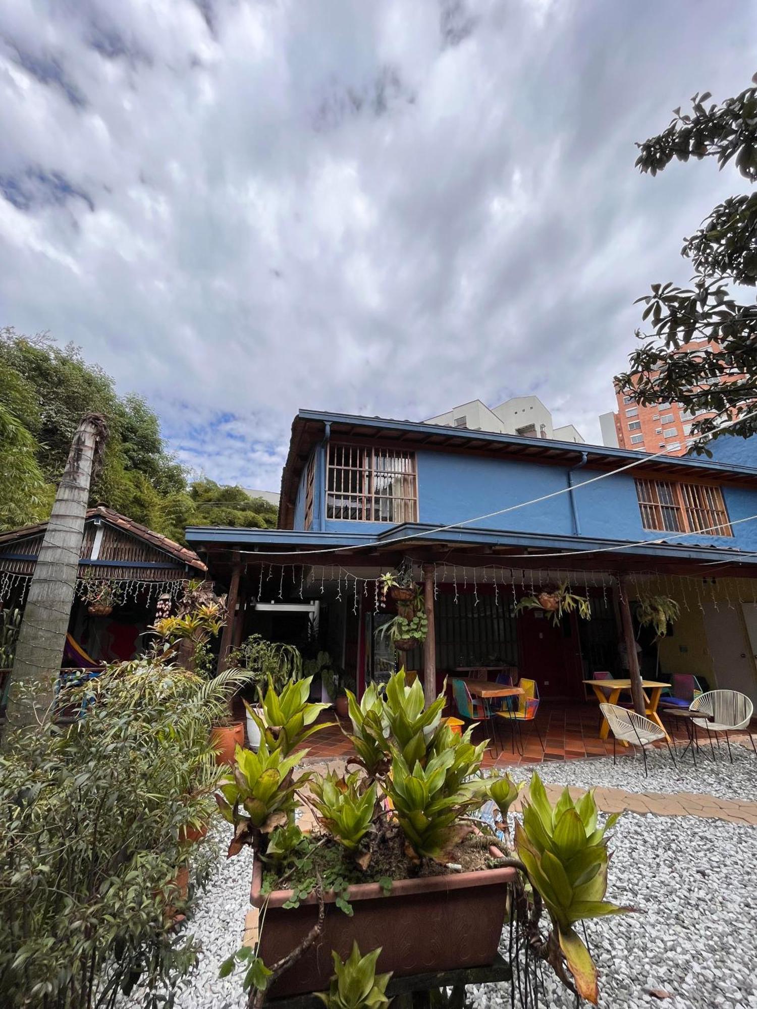 Yolo Hostel Medellín Extérieur photo