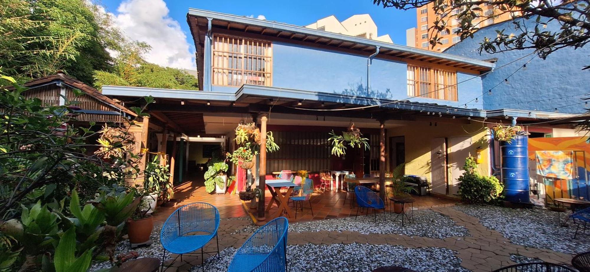Yolo Hostel Medellín Extérieur photo