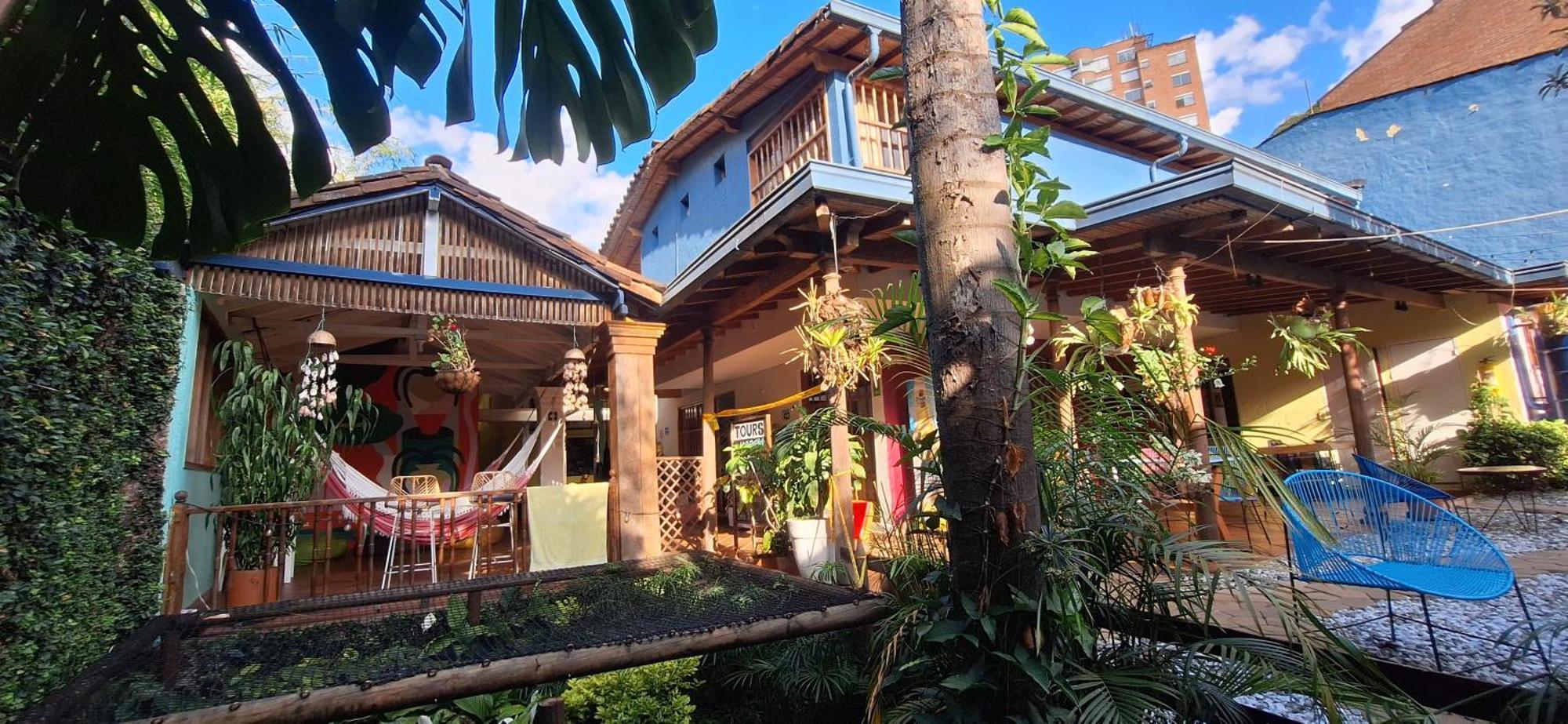Yolo Hostel Medellín Extérieur photo