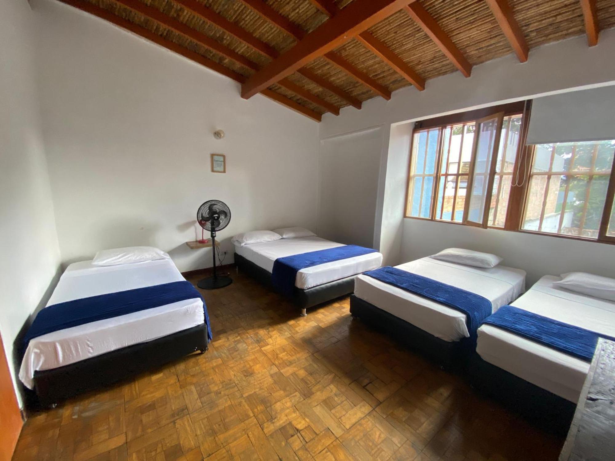 Yolo Hostel Medellín Extérieur photo
