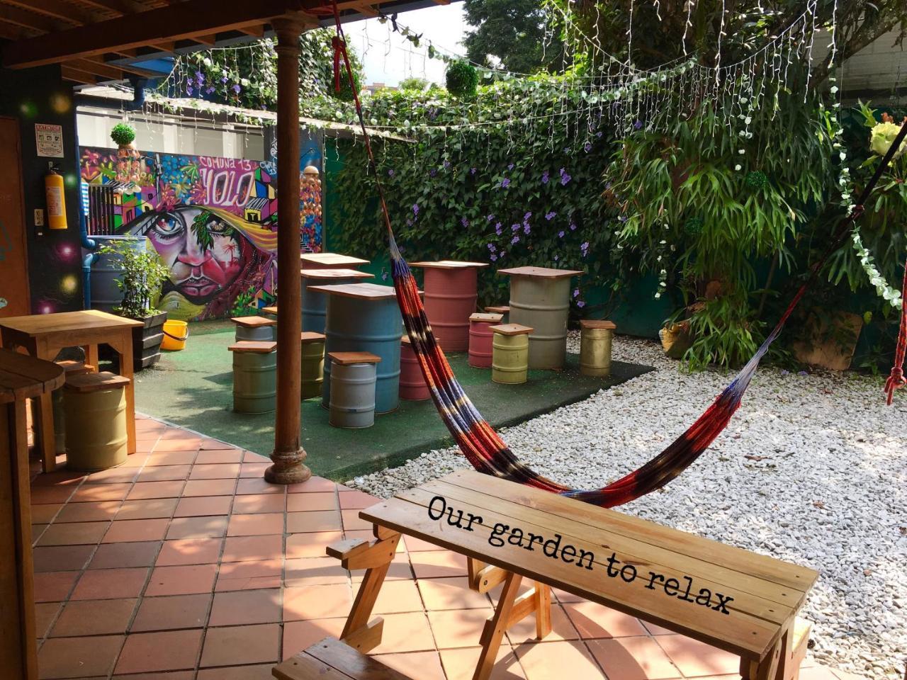 Yolo Hostel Medellín Extérieur photo